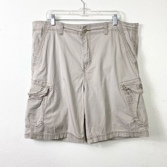 Men’s Unionbay Khaki Tan Cargo Shorts Waist Size 40 - Picture 1 of 5
